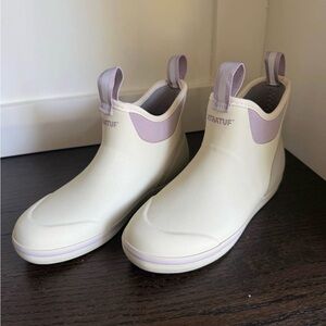Xtratuf Women's Cream and Purple Winter Boots